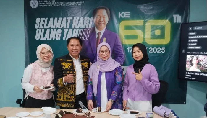 Profil Dr. drh. Muhammad Munawaroh, MM