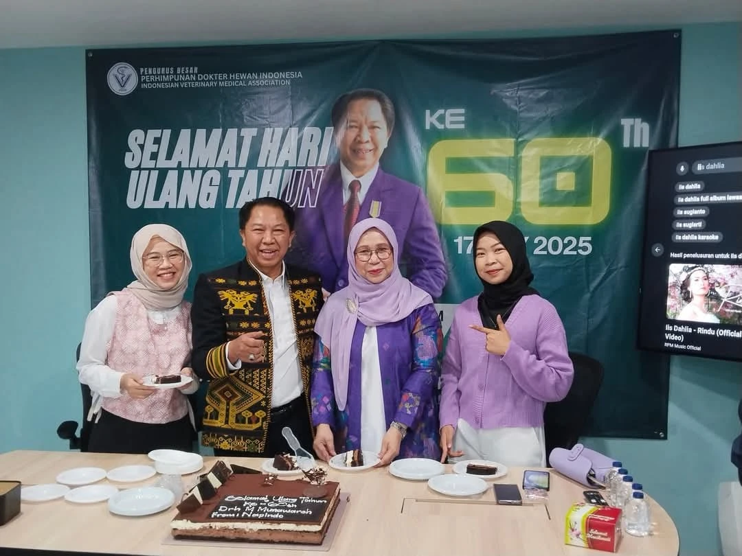 Profil Dr. drh. Muhammad Munawaroh, MM